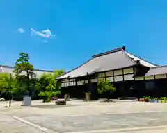 本山専修寺の本殿