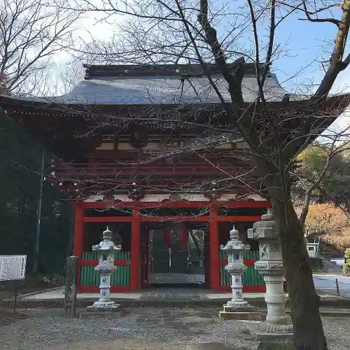 岩舟山高勝寺の山門