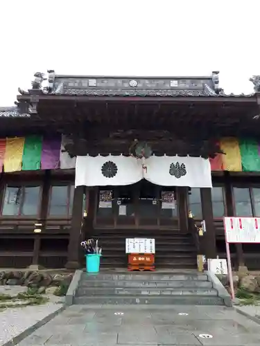 埼玉厄除け開運大師・龍泉寺（切り絵御朱印発祥の寺）の本殿