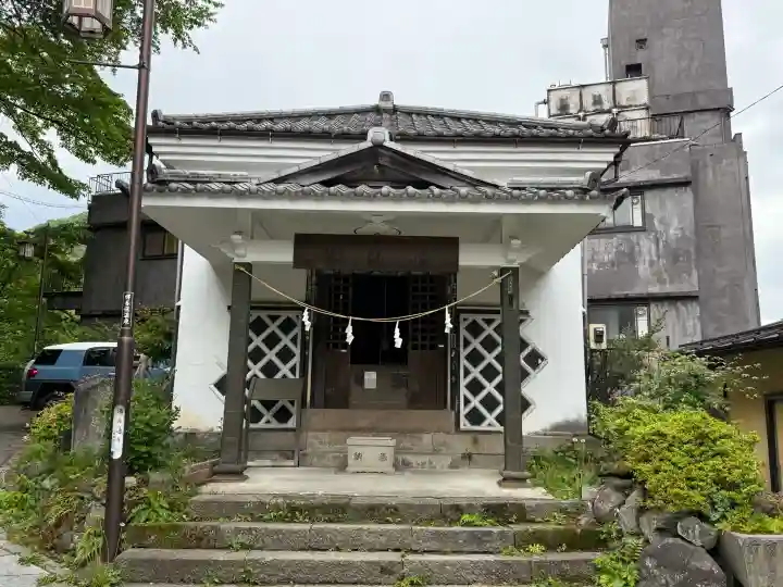 医王寺薬師堂の{uncategorized: "未分類", other: "その他", undefined: "問題あり", building: "その他建物", grave: "お墓", sacred_gate: "鳥居", guardian: "狛犬", statue: "像", buddha: "仏像", history: "歴史", nature: "自然", garden: "庭園", animal: "動物", pagoda: "塔", temizu: "手水舎", mountain_gate: "山門・神門", sanctuary: "本殿・本堂", subordinate: "末社・摂社", art: "芸術", scenery: "景色", jizo: "地蔵", ema: "絵馬", goshuin: "御朱印", omikuji: "おみくじ", items: "授与品その他", amulet: "お守り", goshuincho: "御朱印帳", eats: "食事", festival: "お祭り", votive_dance: "神楽", shichigosan: "七五三参", wedding: "結婚式", experience: "体験その他", initially: "初詣", around: "周辺", anti_infection: "感染症対策"}