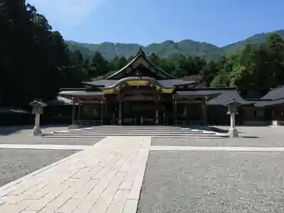 彌彦神社の本殿・本堂