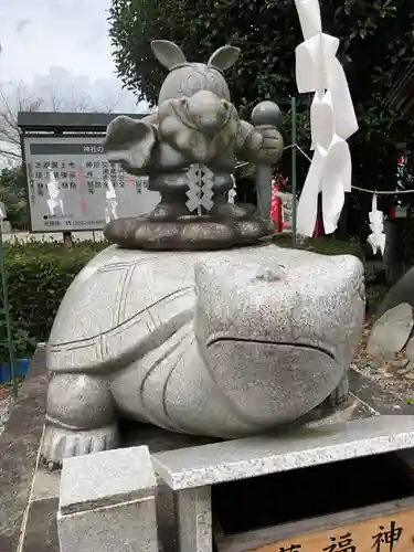 磐裂根裂神社の像