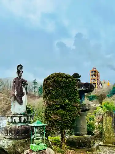 法長寺の{uncategorized: "未分類", other: "その他", undefined: "問題あり", building: "その他建物", grave: "お墓", sacred_gate: "鳥居", guardian: "狛犬", statue: "像", buddha: "仏像", history: "歴史", nature: "自然", garden: "庭園", animal: "動物", pagoda: "塔", temizu: "手水舎", mountain_gate: "山門・神門", sanctuary: "本殿・本堂", subordinate: "末社・摂社", art: "芸術", scenery: "景色", jizo: "地蔵", ema: "絵馬", goshuin: "御朱印", omikuji: "おみくじ", items: "授与品その他", amulet: "お守り", goshuincho: "御朱印帳", eats: "食事", festival: "お祭り", votive_dance: "神楽", shichigosan: "七五三参", wedding: "結婚式", experience: "体験その他", initially: "初詣", around: "周辺", anti_infection: "感染症対策"}