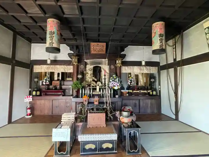 西徳寺の{uncategorized: "未分類", other: "その他", undefined: "問題あり", building: "その他建物", grave: "お墓", sacred_gate: "鳥居", guardian: "狛犬", statue: "像", buddha: "仏像", history: "歴史", nature: "自然", garden: "庭園", animal: "動物", pagoda: "塔", temizu: "手水舎", mountain_gate: "山門・神門", sanctuary: "本殿・本堂", subordinate: "末社・摂社", art: "芸術", scenery: "景色", jizo: "地蔵", ema: "絵馬", goshuin: "御朱印", omikuji: "おみくじ", items: "授与品その他", amulet: "お守り", goshuincho: "御朱印帳", eats: "食事", festival: "お祭り", votive_dance: "神楽", shichigosan: "七五三参", wedding: "結婚式", experience: "体験その他", initially: "初詣", around: "周辺", anti_infection: "感染症対策"}