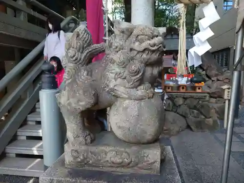 白神社の狛犬