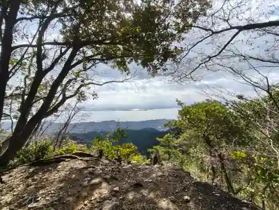 比叡山延暦寺の{uncategorized: "未分類", other: "その他", undefined: "問題あり", building: "その他建物", grave: "お墓", sacred_gate: "鳥居", guardian: "狛犬", statue: "像", buddha: "仏像", history: "歴史", nature: "自然", garden: "庭園", animal: "動物", pagoda: "塔", temizu: "手水舎", mountain_gate: "山門・神門", sanctuary: "本殿・本堂", subordinate: "末社・摂社", art: "芸術", scenery: "景色", jizo: "地蔵", ema: "絵馬", goshuin: "御朱印", omikuji: "おみくじ", items: "授与品その他", amulet: "お守り", goshuincho: "御朱印帳", eats: "食事", festival: "お祭り", votive_dance: "神楽", shichigosan: "七五三参", wedding: "結婚式", experience: "体験その他", initially: "初詣", around: "周辺", anti_infection: "感染症対策"}