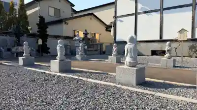 妙見寺の{uncategorized: "未分類", other: "その他", undefined: "問題あり", building: "その他建物", grave: "お墓", sacred_gate: "鳥居", guardian: "狛犬", statue: "像", buddha: "仏像", history: "歴史", nature: "自然", garden: "庭園", animal: "動物", pagoda: "塔", temizu: "手水舎", mountain_gate: "山門・神門", sanctuary: "本殿・本堂", subordinate: "末社・摂社", art: "芸術", scenery: "景色", jizo: "地蔵", ema: "絵馬", goshuin: "御朱印", omikuji: "おみくじ", items: "授与品その他", amulet: "お守り", goshuincho: "御朱印帳", eats: "食事", festival: "お祭り", votive_dance: "神楽", shichigosan: "七五三参", wedding: "結婚式", experience: "体験その他", initially: "初詣", around: "周辺", anti_infection: "感染症対策"}