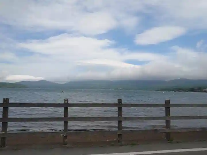 山中諏訪神社(山梨県)