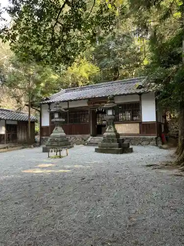 天香山神社の{uncategorized: "未分類", other: "その他", undefined: "問題あり", building: "その他建物", grave: "お墓", sacred_gate: "鳥居", guardian: "狛犬", statue: "像", buddha: "仏像", history: "歴史", nature: "自然", garden: "庭園", animal: "動物", pagoda: "塔", temizu: "手水舎", mountain_gate: "山門・神門", sanctuary: "本殿・本堂", subordinate: "末社・摂社", art: "芸術", scenery: "景色", jizo: "地蔵", ema: "絵馬", goshuin: "御朱印", omikuji: "おみくじ", items: "授与品その他", amulet: "お守り", goshuincho: "御朱印帳", eats: "食事", festival: "お祭り", votive_dance: "神楽", shichigosan: "七五三参", wedding: "結婚式", experience: "体験その他", initially: "初詣", around: "周辺", anti_infection: "感染症対策"}