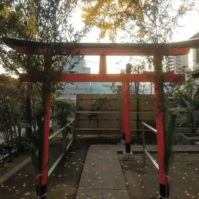 稼穡稲荷社の鳥居