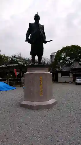 豊國神社の像