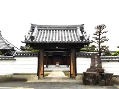 観音寺の山門・神門