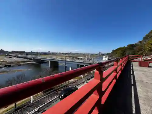 多摩川浅間神社の{uncategorized: "未分類", other: "その他", undefined: "問題あり", building: "その他建物", grave: "お墓", sacred_gate: "鳥居", guardian: "狛犬", statue: "像", buddha: "仏像", history: "歴史", nature: "自然", garden: "庭園", animal: "動物", pagoda: "塔", temizu: "手水舎", mountain_gate: "山門・神門", sanctuary: "本殿・本堂", subordinate: "末社・摂社", art: "芸術", scenery: "景色", jizo: "地蔵", ema: "絵馬", goshuin: "御朱印", omikuji: "おみくじ", items: "授与品その他", amulet: "お守り", goshuincho: "御朱印帳", eats: "食事", festival: "お祭り", votive_dance: "神楽", shichigosan: "七五三参", wedding: "結婚式", experience: "体験その他", initially: "初詣", around: "周辺", anti_infection: "感染症対策"}
