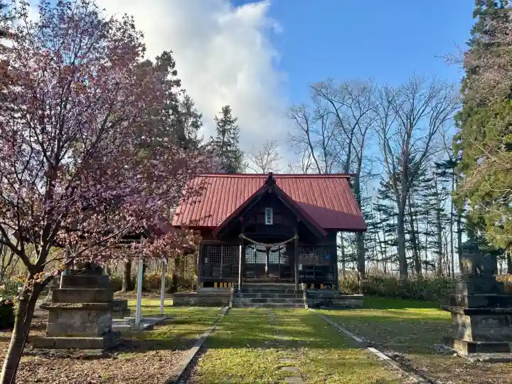 札比内神社の{uncategorized: "未分類", other: "その他", undefined: "問題あり", building: "その他建物", grave: "お墓", sacred_gate: "鳥居", guardian: "狛犬", statue: "像", buddha: "仏像", history: "歴史", nature: "自然", garden: "庭園", animal: "動物", pagoda: "塔", temizu: "手水舎", mountain_gate: "山門・神門", sanctuary: "本殿・本堂", subordinate: "末社・摂社", art: "芸術", scenery: "景色", jizo: "地蔵", ema: "絵馬", goshuin: "御朱印", omikuji: "おみくじ", items: "授与品その他", amulet: "お守り", goshuincho: "御朱印帳", eats: "食事", festival: "お祭り", votive_dance: "神楽", shichigosan: "七五三参", wedding: "結婚式", experience: "体験その他", initially: "初詣", around: "周辺", anti_infection: "感染症対策"}