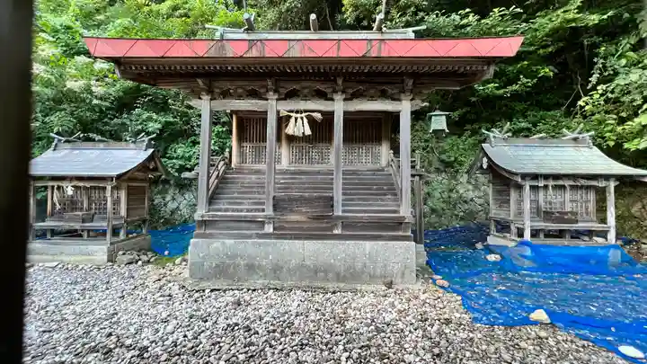 長野八幡神社の本殿・本堂