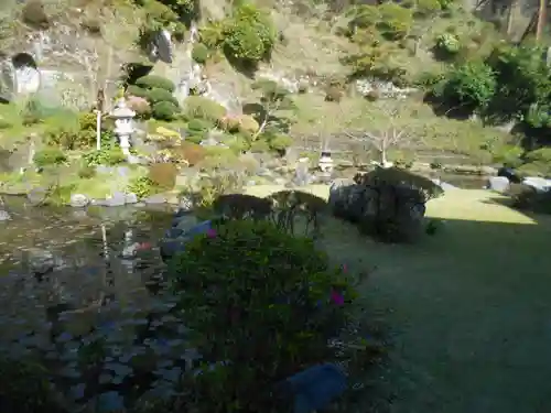 仏行寺（佛行寺）の庭園