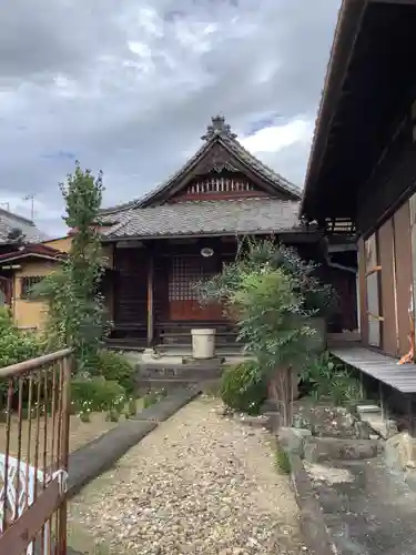 順徳寺の本殿