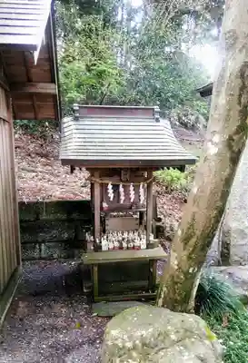中氷川神社の末社・摂社