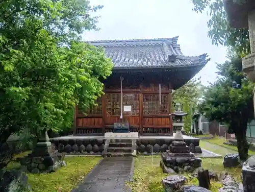神明神社の{uncategorized: "未分類", other: "その他", undefined: "問題あり", building: "その他建物", grave: "お墓", sacred_gate: "鳥居", guardian: "狛犬", statue: "像", buddha: "仏像", history: "歴史", nature: "自然", garden: "庭園", animal: "動物", pagoda: "塔", temizu: "手水舎", mountain_gate: "山門・神門", sanctuary: "本殿・本堂", subordinate: "末社・摂社", art: "芸術", scenery: "景色", jizo: "地蔵", ema: "絵馬", goshuin: "御朱印", omikuji: "おみくじ", items: "授与品その他", amulet: "お守り", goshuincho: "御朱印帳", eats: "食事", festival: "お祭り", votive_dance: "神楽", shichigosan: "七五三参", wedding: "結婚式", experience: "体験その他", initially: "初詣", around: "周辺", anti_infection: "感染症対策"}
