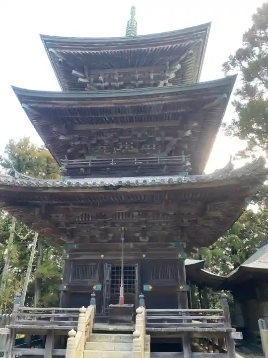 千光寺の{uncategorized: "未分類", other: "その他", undefined: "問題あり", building: "その他建物", grave: "お墓", sacred_gate: "鳥居", guardian: "狛犬", statue: "像", buddha: "仏像", history: "歴史", nature: "自然", garden: "庭園", animal: "動物", pagoda: "塔", temizu: "手水舎", mountain_gate: "山門・神門", sanctuary: "本殿・本堂", subordinate: "末社・摂社", art: "芸術", scenery: "景色", jizo: "地蔵", ema: "絵馬", goshuin: "御朱印", omikuji: "おみくじ", items: "授与品その他", amulet: "お守り", goshuincho: "御朱印帳", eats: "食事", festival: "お祭り", votive_dance: "神楽", shichigosan: "七五三参", wedding: "結婚式", experience: "体験その他", initially: "初詣", around: "周辺", anti_infection: "感染症対策"}