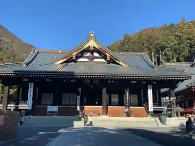 久遠寺の本殿・本堂