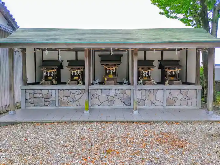 八幡社(西本地)の末社・摂社