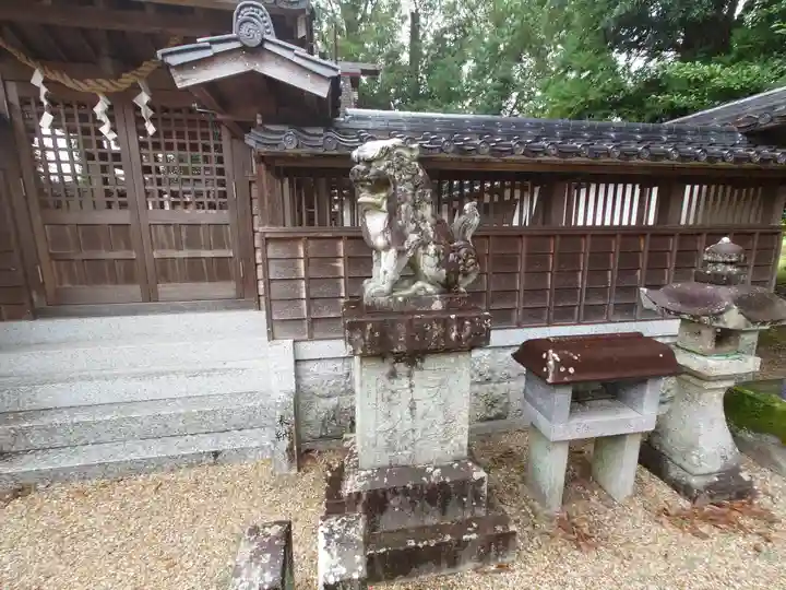 八柱神社の狛犬