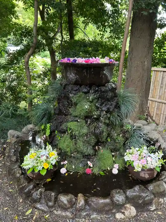 武蔵一宮氷川神社の{uncategorized: "未分類", other: "その他", undefined: "問題あり", building: "その他建物", grave: "お墓", sacred_gate: "鳥居", guardian: "狛犬", statue: "像", buddha: "仏像", history: "歴史", nature: "自然", garden: "庭園", animal: "動物", pagoda: "塔", temizu: "手水舎", mountain_gate: "山門・神門", sanctuary: "本殿・本堂", subordinate: "末社・摂社", art: "芸術", scenery: "景色", jizo: "地蔵", ema: "絵馬", goshuin: "御朱印", omikuji: "おみくじ", items: "授与品その他", amulet: "お守り", goshuincho: "御朱印帳", eats: "食事", festival: "お祭り", votive_dance: "神楽", shichigosan: "七五三参", wedding: "結婚式", experience: "体験その他", initially: "初詣", around: "周辺", anti_infection: "感染症対策"}