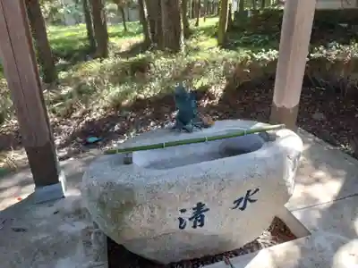 神明神社の手水舎