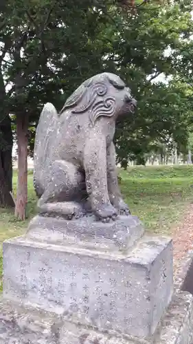 東神社の狛犬