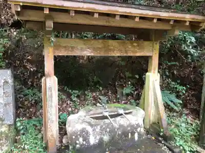 御所神社の手水舎