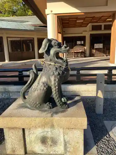 三重縣護國神社の狛犬