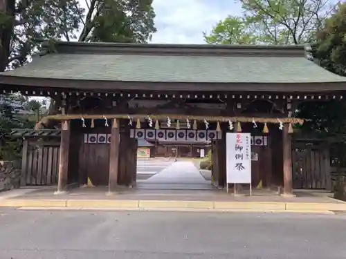 砥鹿神社（里宮）の山門・神門