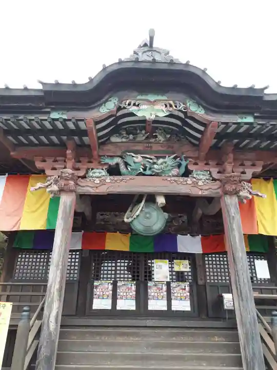 埼玉厄除け開運大師・龍泉寺(切り絵御朱印発祥の寺)の本殿・本堂