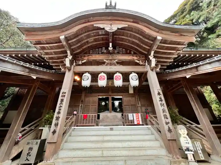横峰寺の{uncategorized: "未分類", other: "その他", undefined: "問題あり", building: "その他建物", grave: "お墓", sacred_gate: "鳥居", guardian: "狛犬", statue: "像", buddha: "仏像", history: "歴史", nature: "自然", garden: "庭園", animal: "動物", pagoda: "塔", temizu: "手水舎", mountain_gate: "山門・神門", sanctuary: "本殿・本堂", subordinate: "末社・摂社", art: "芸術", scenery: "景色", jizo: "地蔵", ema: "絵馬", goshuin: "御朱印", omikuji: "おみくじ", items: "授与品その他", amulet: "お守り", goshuincho: "御朱印帳", eats: "食事", festival: "お祭り", votive_dance: "神楽", shichigosan: "七五三参", wedding: "結婚式", experience: "体験その他", initially: "初詣", around: "周辺", anti_infection: "感染症対策"}