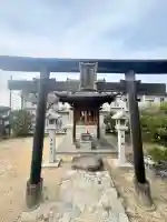金親大明神の{uncategorized: "未分類", other: "その他", undefined: "問題あり", building: "その他建物", grave: "お墓", sacred_gate: "鳥居", guardian: "狛犬", statue: "像", buddha: "仏像", history: "歴史", nature: "自然", garden: "庭園", animal: "動物", pagoda: "塔", temizu: "手水舎", mountain_gate: "山門・神門", sanctuary: "本殿・本堂", subordinate: "末社・摂社", art: "芸術", scenery: "景色", jizo: "地蔵", ema: "絵馬", goshuin: "御朱印", omikuji: "おみくじ", items: "授与品その他", amulet: "お守り", goshuincho: "御朱印帳", eats: "食事", festival: "お祭り", votive_dance: "神楽", shichigosan: "七五三参", wedding: "結婚式", experience: "体験その他", initially: "初詣", around: "周辺", anti_infection: "感染症対策"}