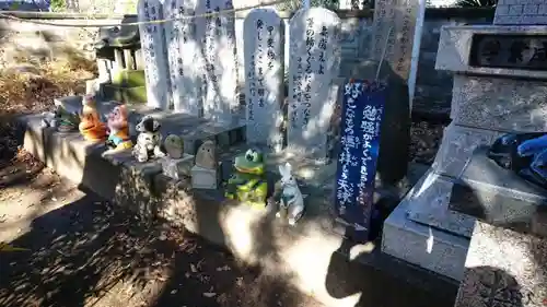 穴切大神社の像