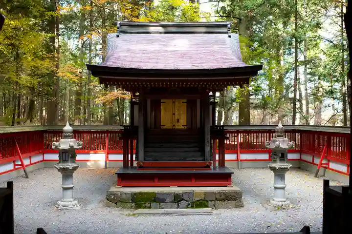 北口本宮冨士浅間神社の末社・摂社