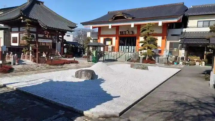 徳蔵寺の本殿・本堂