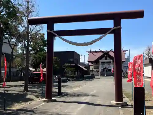 苗穂神社の{uncategorized: "未分類", other: "その他", undefined: "問題あり", building: "その他建物", grave: "お墓", sacred_gate: "鳥居", guardian: "狛犬", statue: "像", buddha: "仏像", history: "歴史", nature: "自然", garden: "庭園", animal: "動物", pagoda: "塔", temizu: "手水舎", mountain_gate: "山門・神門", sanctuary: "本殿・本堂", subordinate: "末社・摂社", art: "芸術", scenery: "景色", jizo: "地蔵", ema: "絵馬", goshuin: "御朱印", omikuji: "おみくじ", items: "授与品その他", amulet: "お守り", goshuincho: "御朱印帳", eats: "食事", festival: "お祭り", votive_dance: "神楽", shichigosan: "七五三参", wedding: "結婚式", experience: "体験その他", initially: "初詣", around: "周辺", anti_infection: "感染症対策"}