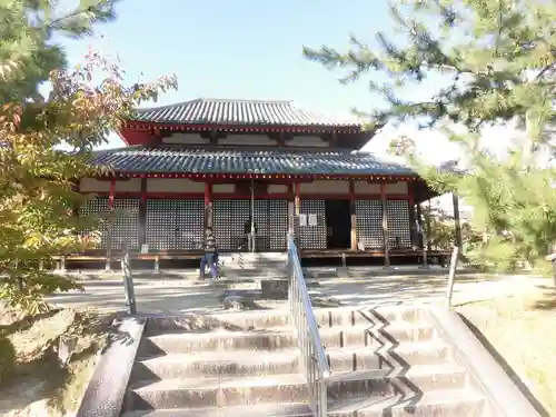 西大寺の本殿・本堂