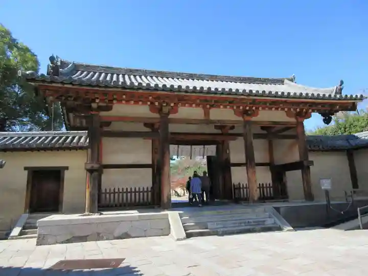 法隆寺の山門・神門