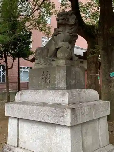 花園神社の狛犬