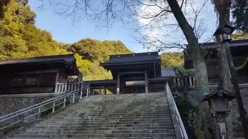 伊奈波神社の山門