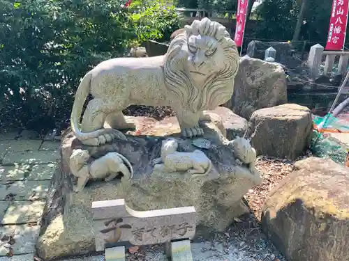 男山八幡神社の狛犬