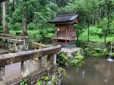 宇奈岐日女神社の末社・摂社