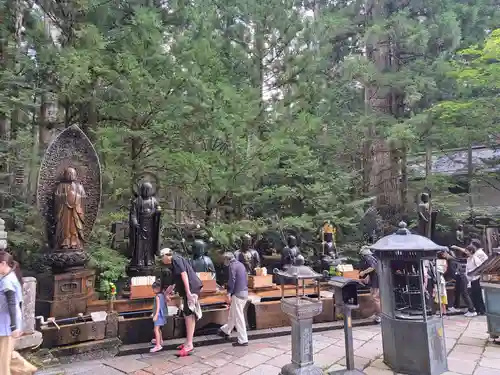 高野山金剛峯寺奥の院(和歌山県)