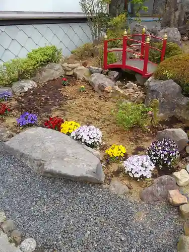 大鏑神社の庭園