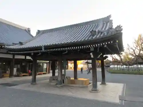 本願寺（西本願寺）の手水舎
