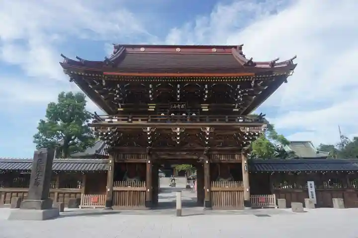 西新井大師総持寺の山門・神門